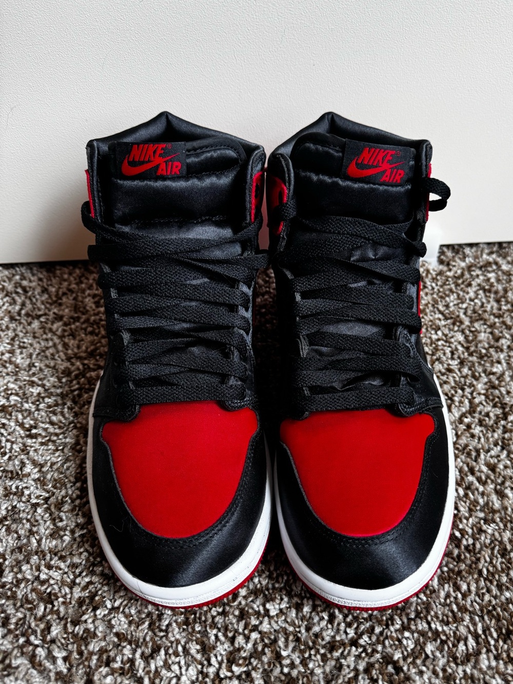 Nike Air Jordan 1 High OG - Black & Red - Picture 4 of 9